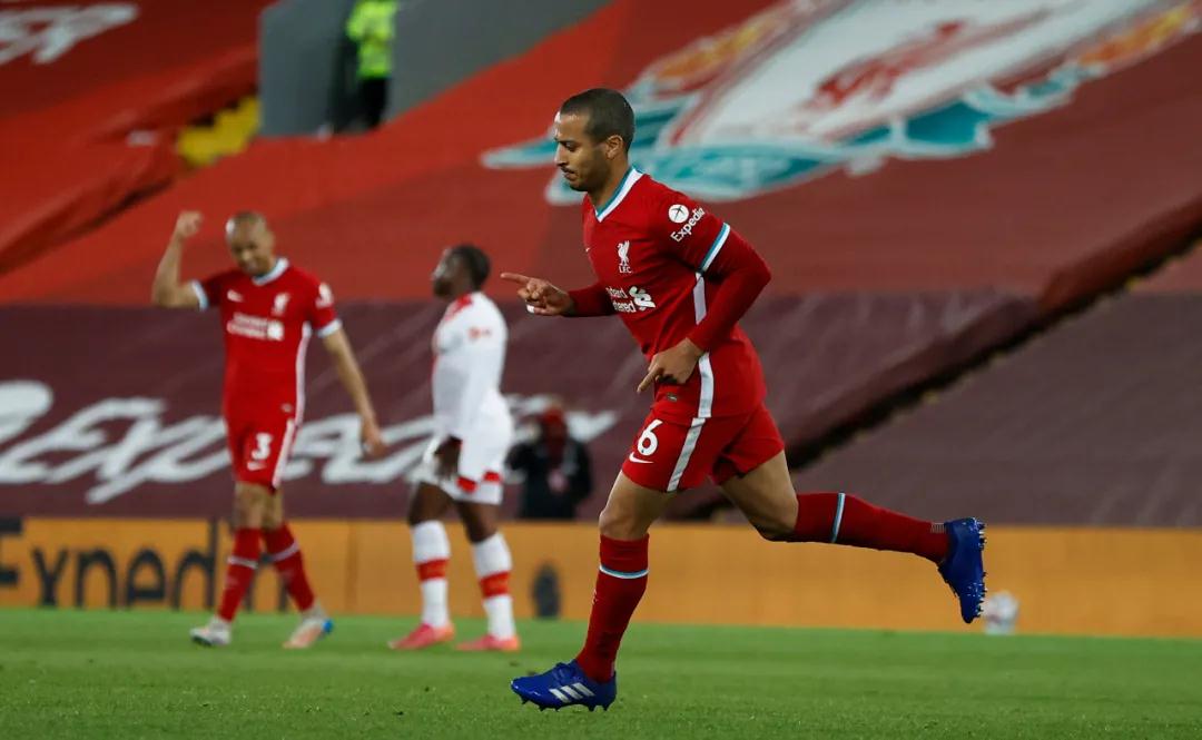 وولفرهامبتون ضد مان سيتي اليوممواجهة مثيرة في الدوري الإنجليزي